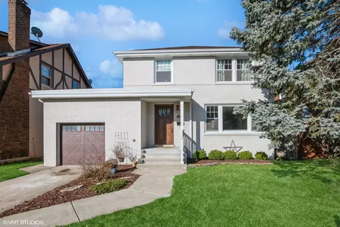 3852 Woodside Ave, Brookfield, IL 60513