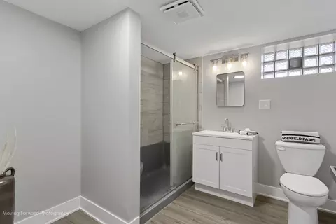 Bath - 1390 S 5th Ave, Des Plaines, IL 60018 photo 3 of 4