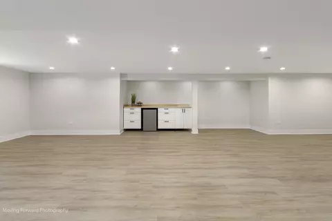 Living - 1390 S 5th Ave, Des Plaines, IL 60018 photo 9 of 9