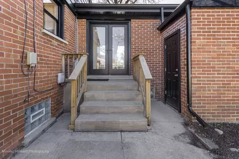 Exterior - 1390 S 5th Ave, Des Plaines, IL 60018 photo 6 of 7