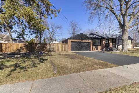 Exterior - 1390 S 5th Ave, Des Plaines, IL 60018 photo 7 of 7