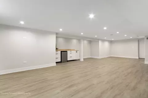 Living - 1390 S 5th Ave, Des Plaines, IL 60018 photo 8 of 9