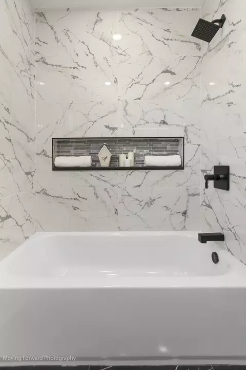 Bath - 1390 S 5th Ave, Des Plaines, IL 60018 photo 2 of 4