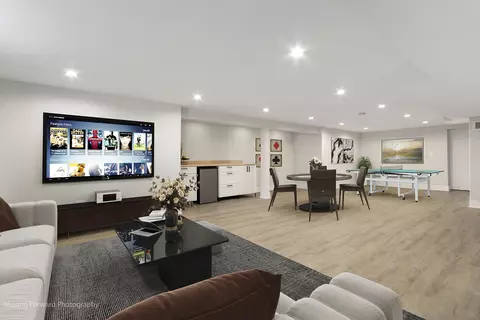 Living - 1390 S 5th Ave, Des Plaines, IL 60018 photo 5 of 9