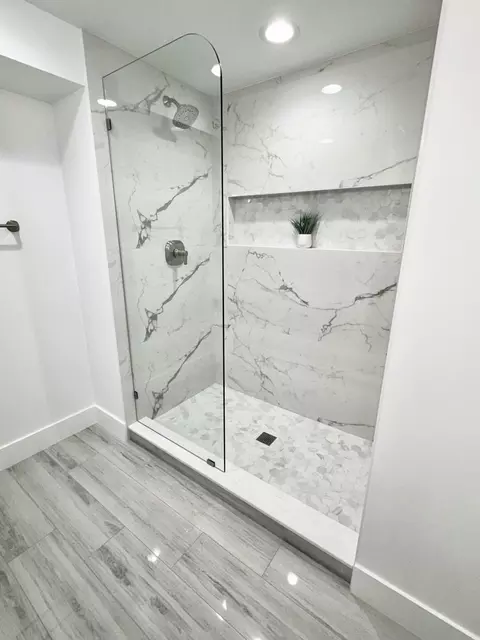 Bath - 18830 Ruth Dr, Mokena, IL 60448 photo 6 of 8