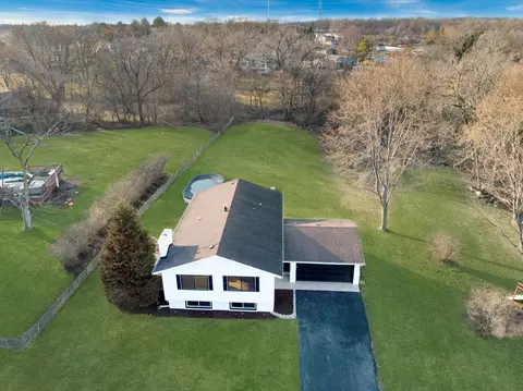 Exterior - 18830 Ruth Dr, Mokena, IL 60448 photo 3 of 4