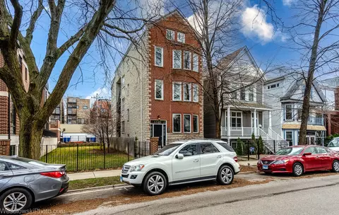 1521 W Wolfram St #2, Chicago, IL 60657