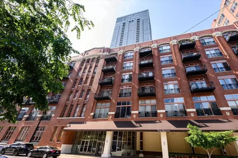 360 W Illinois St #608, Chicago, IL 60654