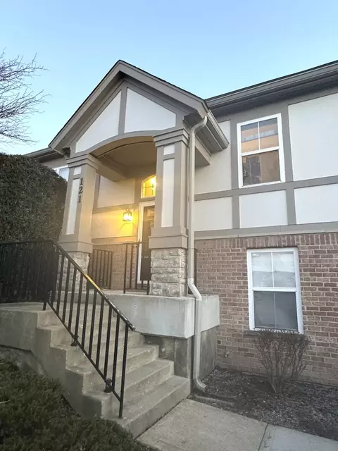 121 Rosehall Dr, Lake Zurich, IL 60047