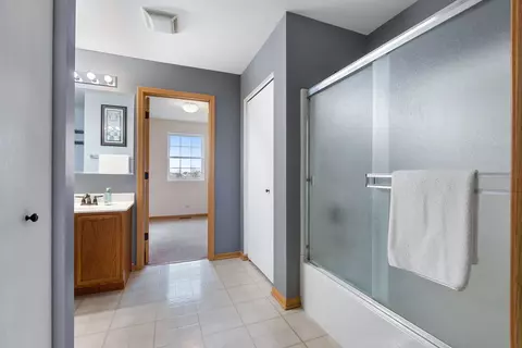 Bath - 701 Avalon Way, Minooka, IL 60447 photo 4 of 5