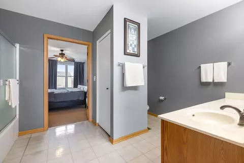Bath - 701 Avalon Way, Minooka, IL 60447 photo 3 of 5