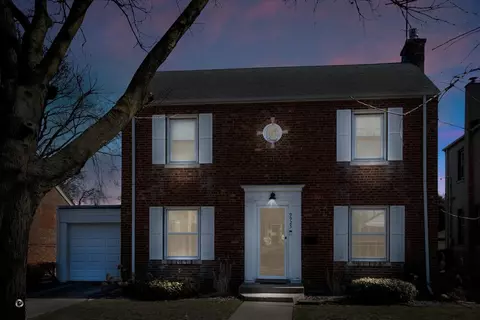 9925 S Oakley Ave, Chicago, IL 60643