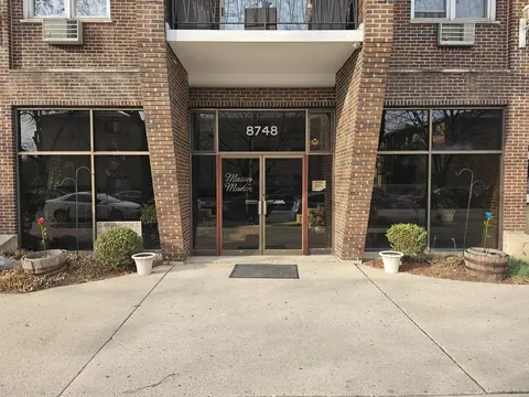 8748 W Summerdale Ave #6A, Chicago, IL 60656