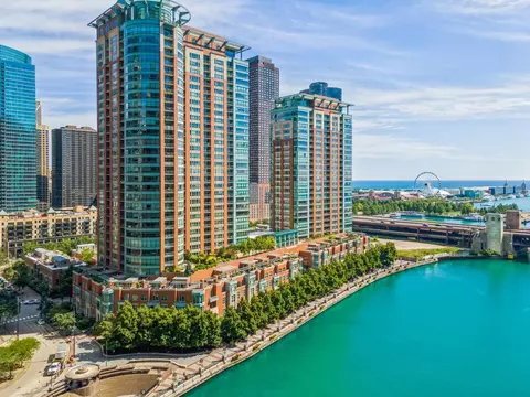 415 E North Water St #2305, Chicago, IL 60611