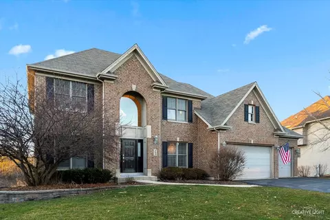 263 Johnson Woods Dr, Batavia, IL 60510