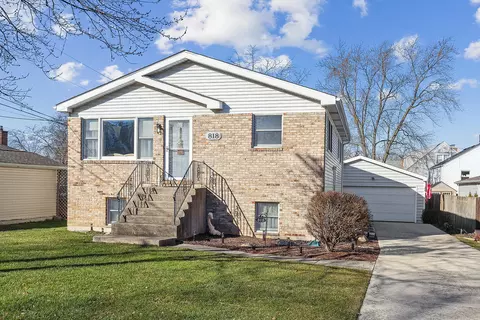 818 Warner Ave, Lemont, IL 60439