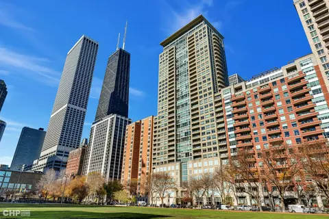 250 E Pearson St #2904, Chicago, IL 60611