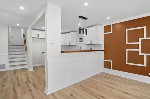 Dining - 1044 W 103rd Pl, Chicago, IL 60643 photo 1 of 2