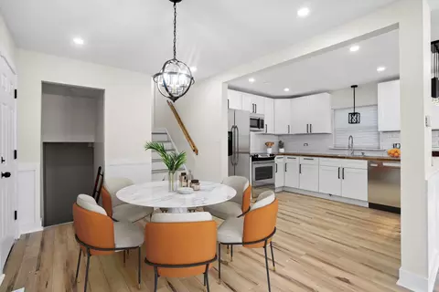 Dining - 1044 W 103rd Pl, Chicago, IL 60643 photo 2 of 2