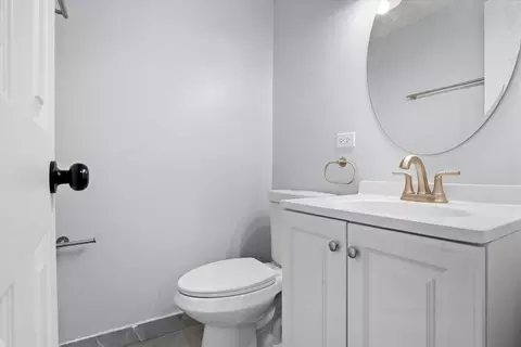 Bath - 1044 W 103rd Pl, Chicago, IL 60643 photo 4 of 4