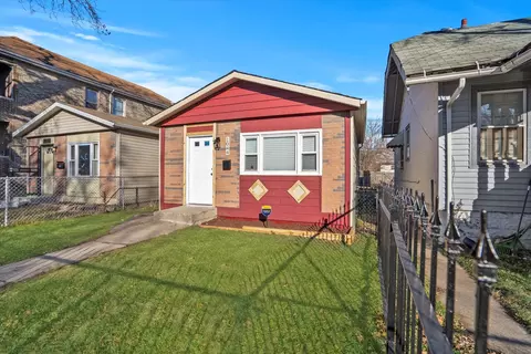 Exterior - 1044 W 103rd Pl, Chicago, IL 60643 photo 2 of 9