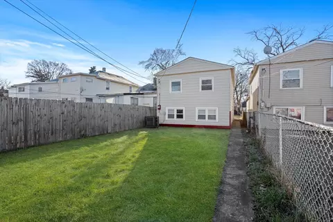 Exterior - 1044 W 103rd Pl, Chicago, IL 60643 photo 9 of 9