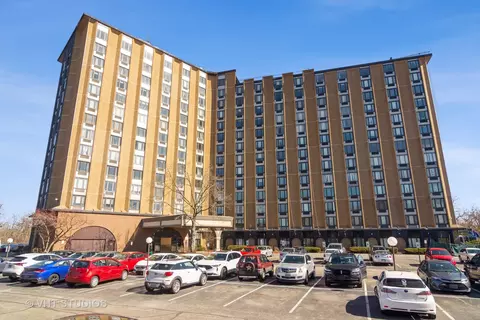 1 Renaissance Pl #1203, Palatine, IL 60067