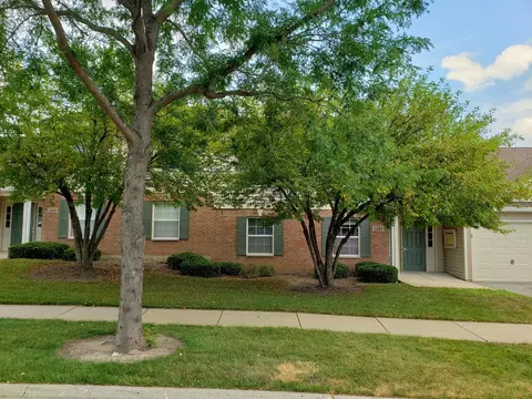 1251 N Red Oak Cir #3, Round Lake Beach, IL 60073
