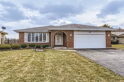 8507 Cherry Hill Ave, Tinley Park, IL 60487