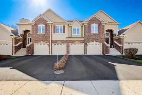 463 Saddlebrook Ln #1, Vernon Hills, IL 60061