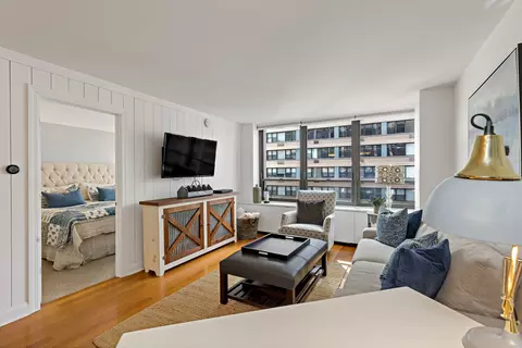 Bedroom - 222 E Pearson St #1003, Chicago, IL 60611 photo 1 of 3