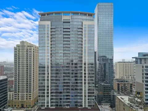 100 E 14th St #2701, Chicago, IL 60605