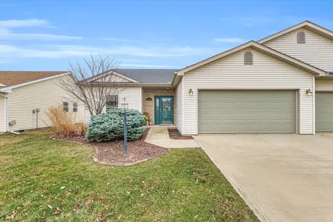 1619 E Lexington Dr, Urbana, IL 61802
