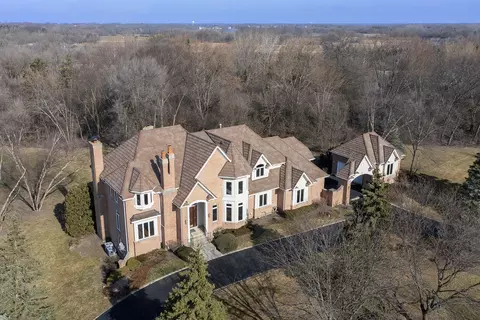 1070 Glencrest Dr, Inverness, IL 60010