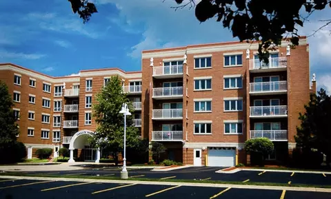 4655 N Cumberland Ave #503, Norridge, IL 60706