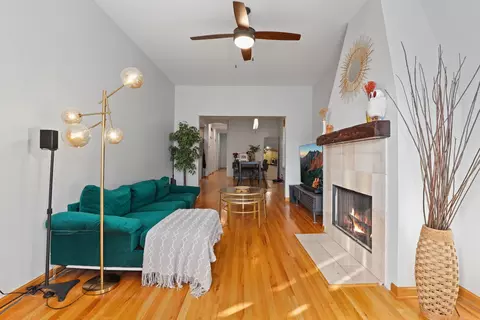 Living - 2330 W Huron St #2E, Chicago, IL 60612 photo 4 of 4