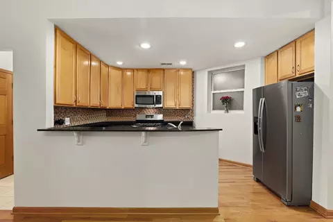 Kitchen - 2330 W Huron St #2E, Chicago, IL 60612 photo 3 of 3