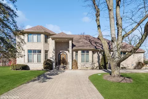 1930 Oakwood Rd, Northbrook, IL 60062