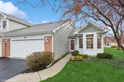 1917 Waverly Cir, Saint Charles, IL 60174