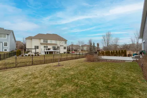 Exterior - 633 Slate Run, Elgin, IL 60124 photo 12 of 12