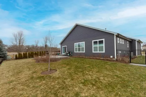 Exterior - 633 Slate Run, Elgin, IL 60124 photo 10 of 12
