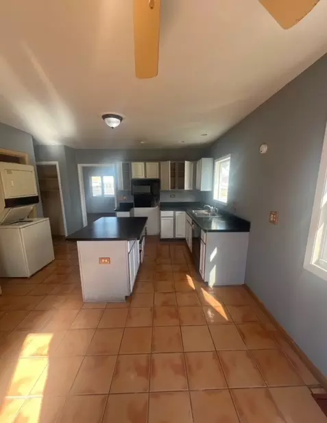 Kitchen - 899 E Crest Ave, Addison, IL 60101 photo 1 of 1