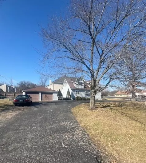 899 E Crest Ave, Addison, IL 60101
