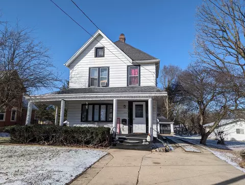 1400 S Chicago Ave, Freeport, IL 61032