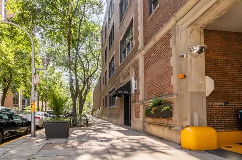 3800 N Lake Shore Dr #4J, Chicago, IL 60613