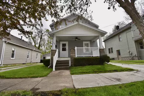 704 S Mason St, Bloomington, IL 61701