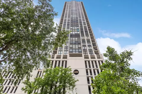 1122 N Clark St #3104, Chicago, IL 60610