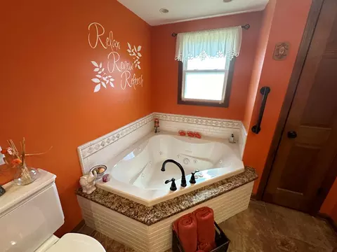 Bath - 506 John St, Steward, IL 60553 photo 3 of 5