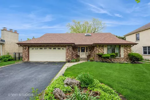 717 N Broadway Ave, Park Ridge, IL 60068