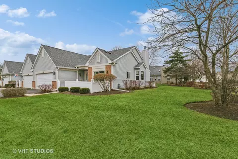 300 Enfield Ln, Grayslake, IL 60030